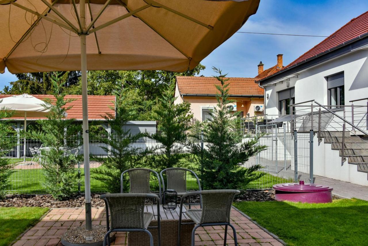 Villa Garden Эгер Экстерьер фото